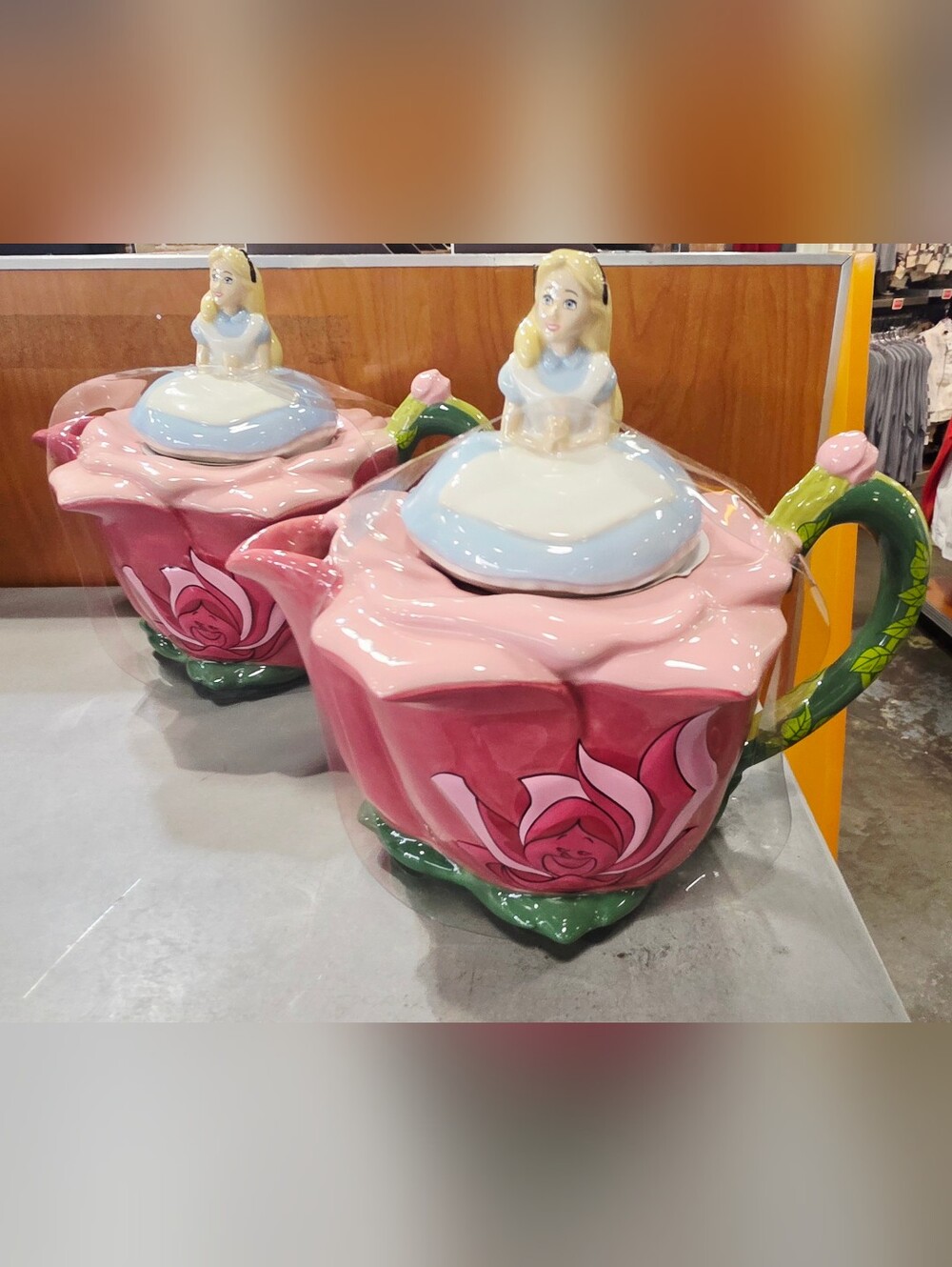 Disney Parks Epcot Alice in Wonderland Ashley Eckstein Tea Pot New